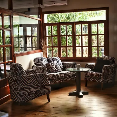 호텔 Marbel 칼라 라트자다